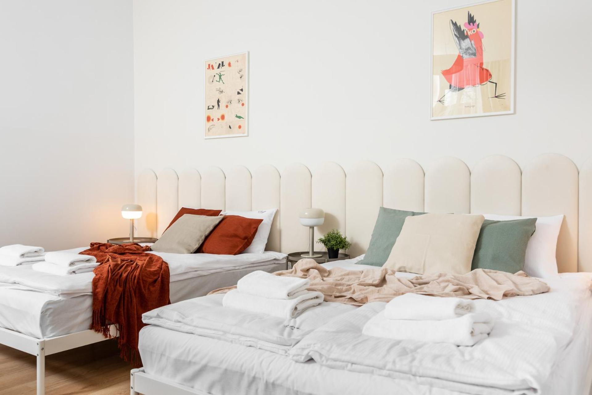 Modern Centrally Located Apartments - By Upstairs Krakow Exterior photo